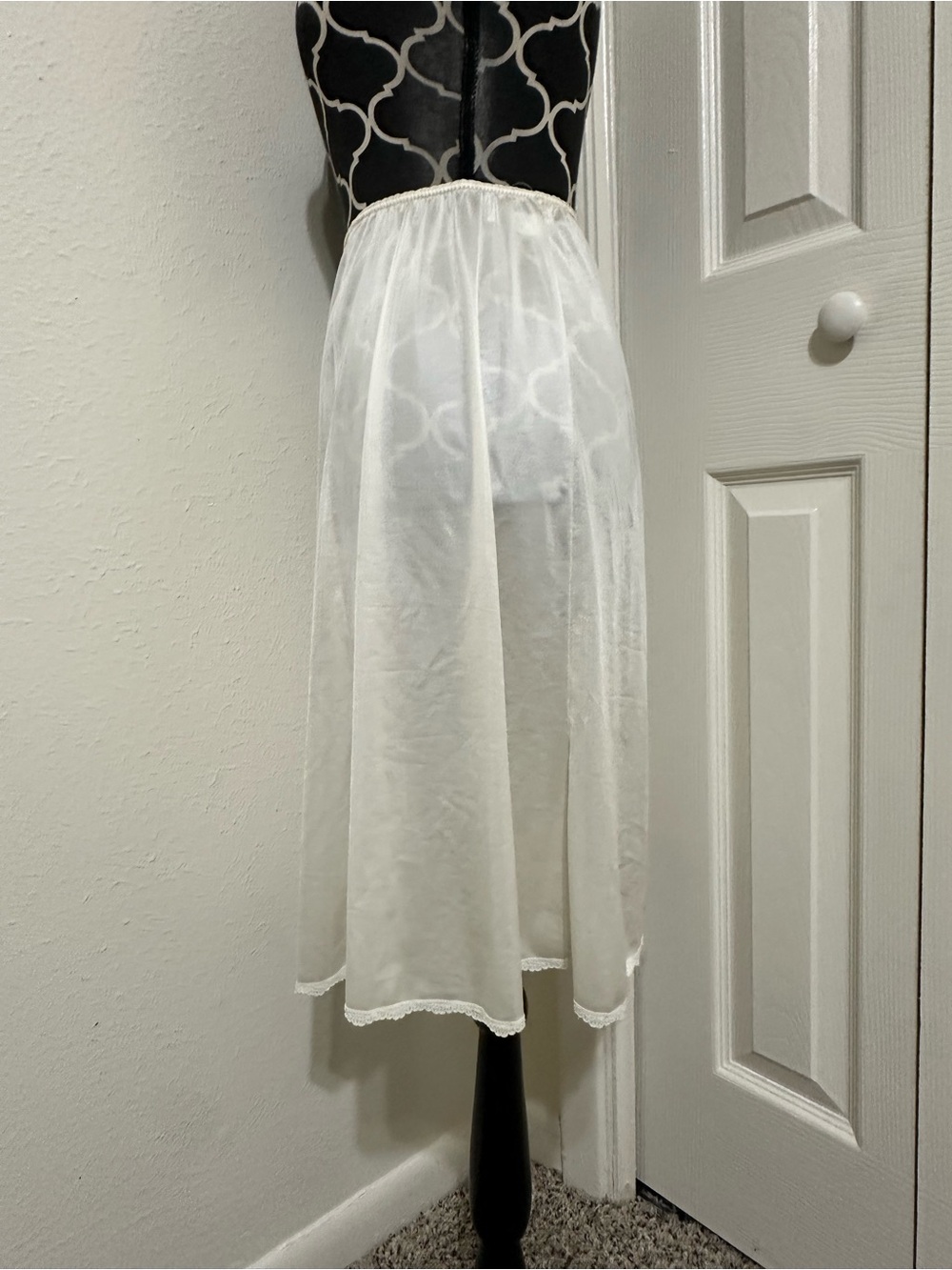 Vintage Ivory Lingerie Lacey Floral Slip - Picture 4 of 6